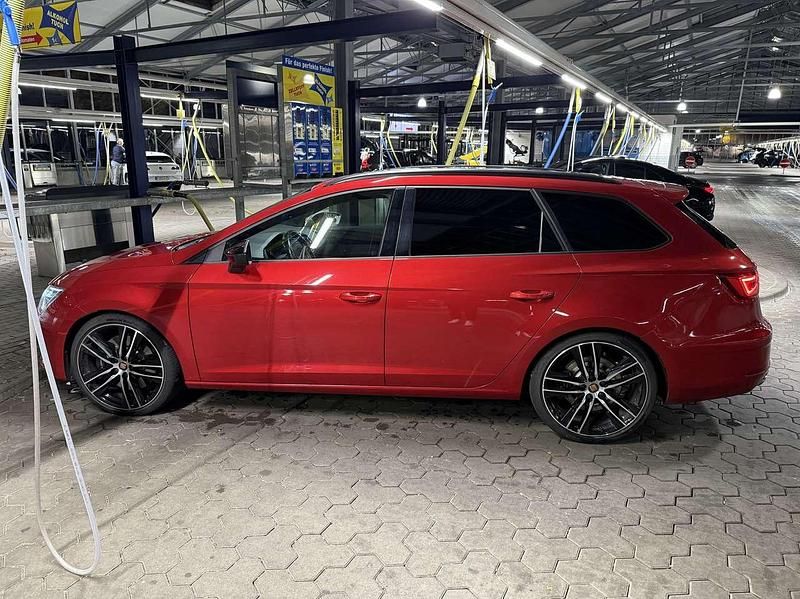 Rot Gebraucht 2019 Cupra Leon Kombi | 21.900 € (Fairer Preis) - Bild 1/4