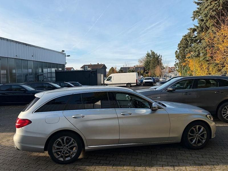 Gebraucht Mercedes C180 156 PS (114 kW) 2017 Silber Kombi