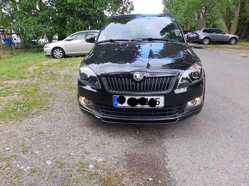 Schwarz Gebraucht 2014 Skoda Fabia Monte Carlo Kombi | 7.150 € (Superpreis) - Bild 1/4