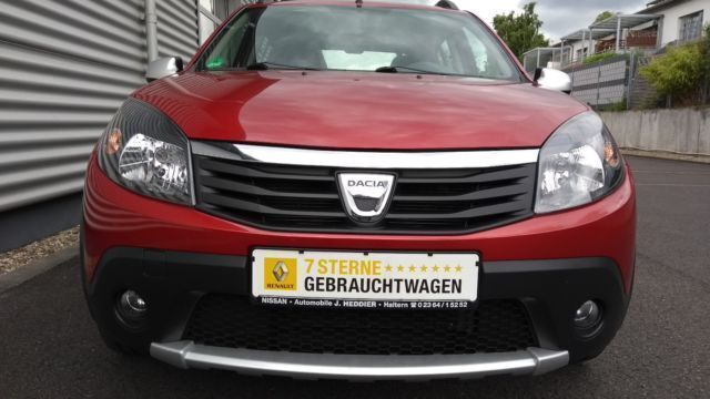 Gebraucht Dacia Sandero Stepway 84 PS (61 kW) 2012 Rot metallic Kleinwagen