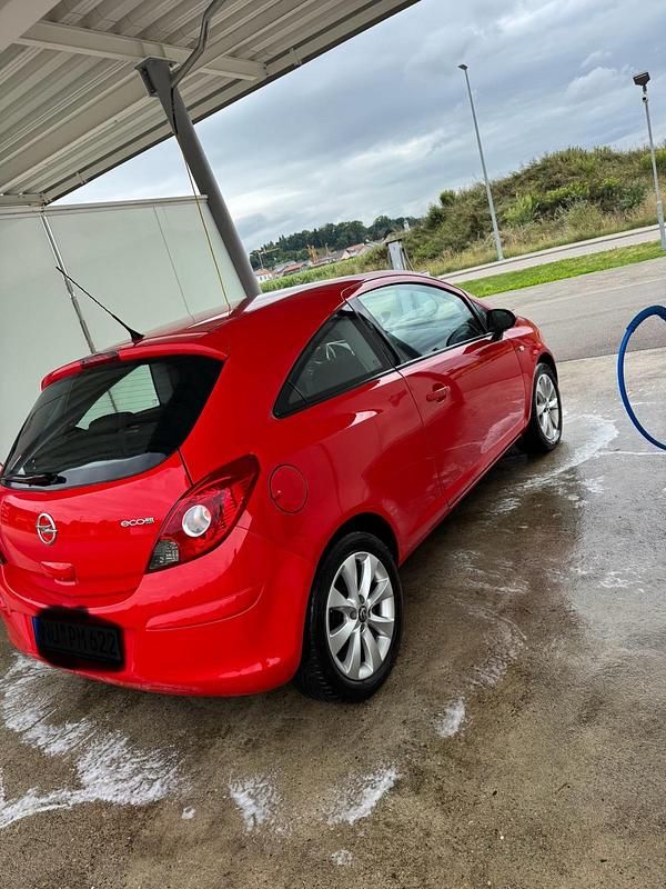 Rot Gebraucht 2013 Opel Corsa Kleinwagen | 3.200 € (Guter Preis) - Bild 1/4