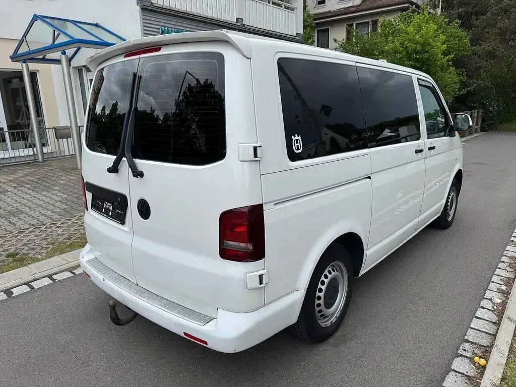Gebraucht VW Multivan 140 PS (102 kW) 2012 Weiß Van / Kleinbus