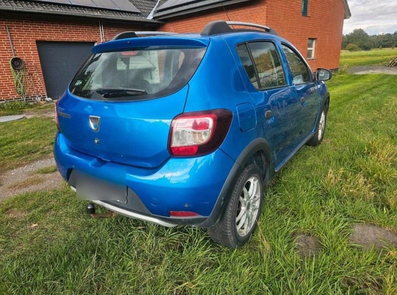 Gebraucht Dacia Sandero Stepway 90 PS (66 kW) 2015 Blau SUV
