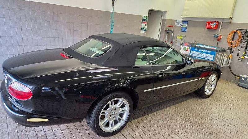 Gebraucht Jaguar XK8 284 PS (208 kW) 2001 Schwarz Cabrio