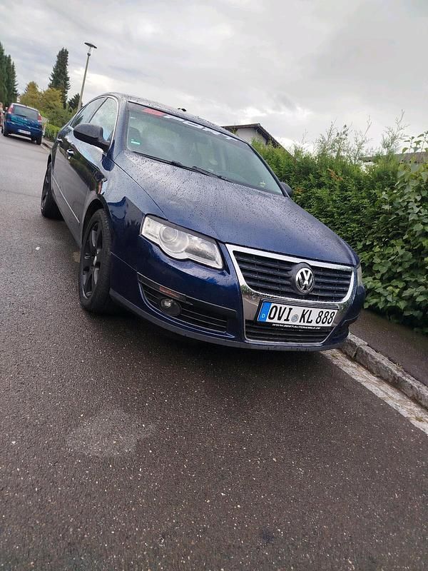 Blau Gebraucht 2007 VW Passat Limousine | 1.300 € (Superpreis) - Bild 1/4