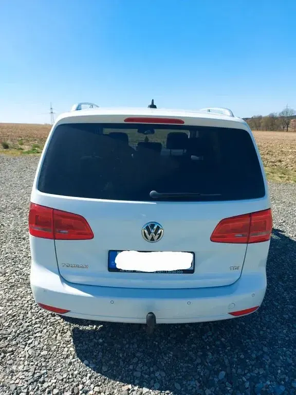 Gebraucht VW Touran Life 105 PS (77 kW) 2013 Weiß Van / Kleinbus