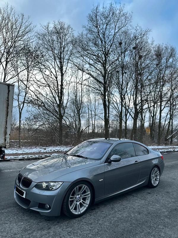 Gebraucht BMW 330 Performance 245 PS (180 kW) 2010 Grau Coupé