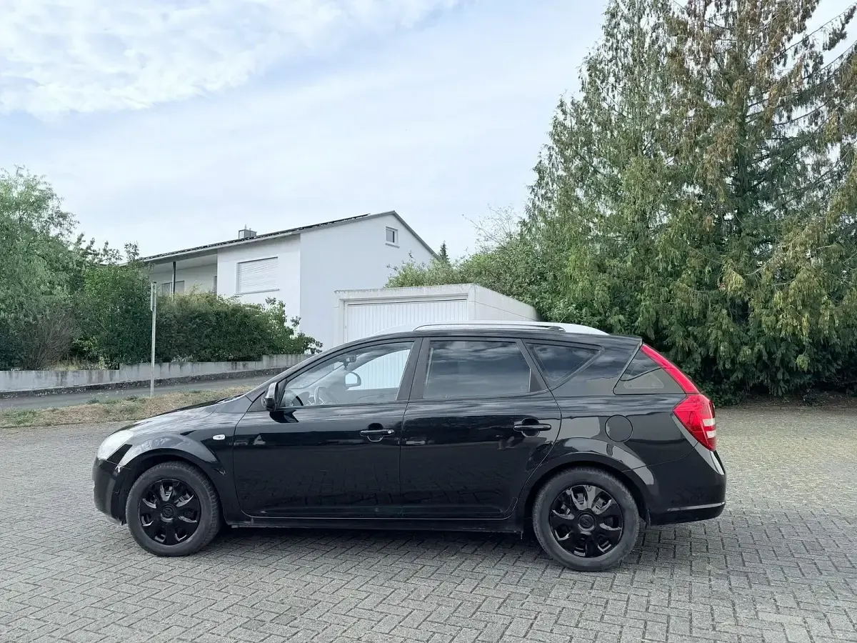 Gebraucht Kia Ceed 143 PS (105 kW) 2008 Schwarz Kleinwagen