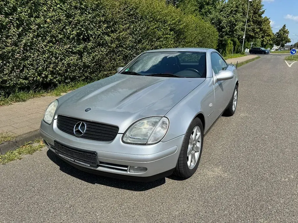 Gebraucht Mercedes SLK230 193 PS (141 kW) 1997 Silber Cabrio
