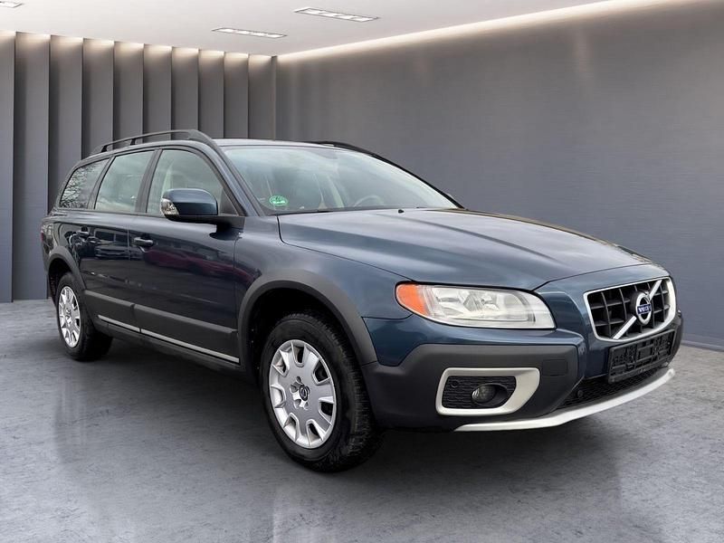 Blau Gebraucht 2008 Volvo XC70 Momentum Kombi | 13.800 € (Teuer) - Bild 1/4