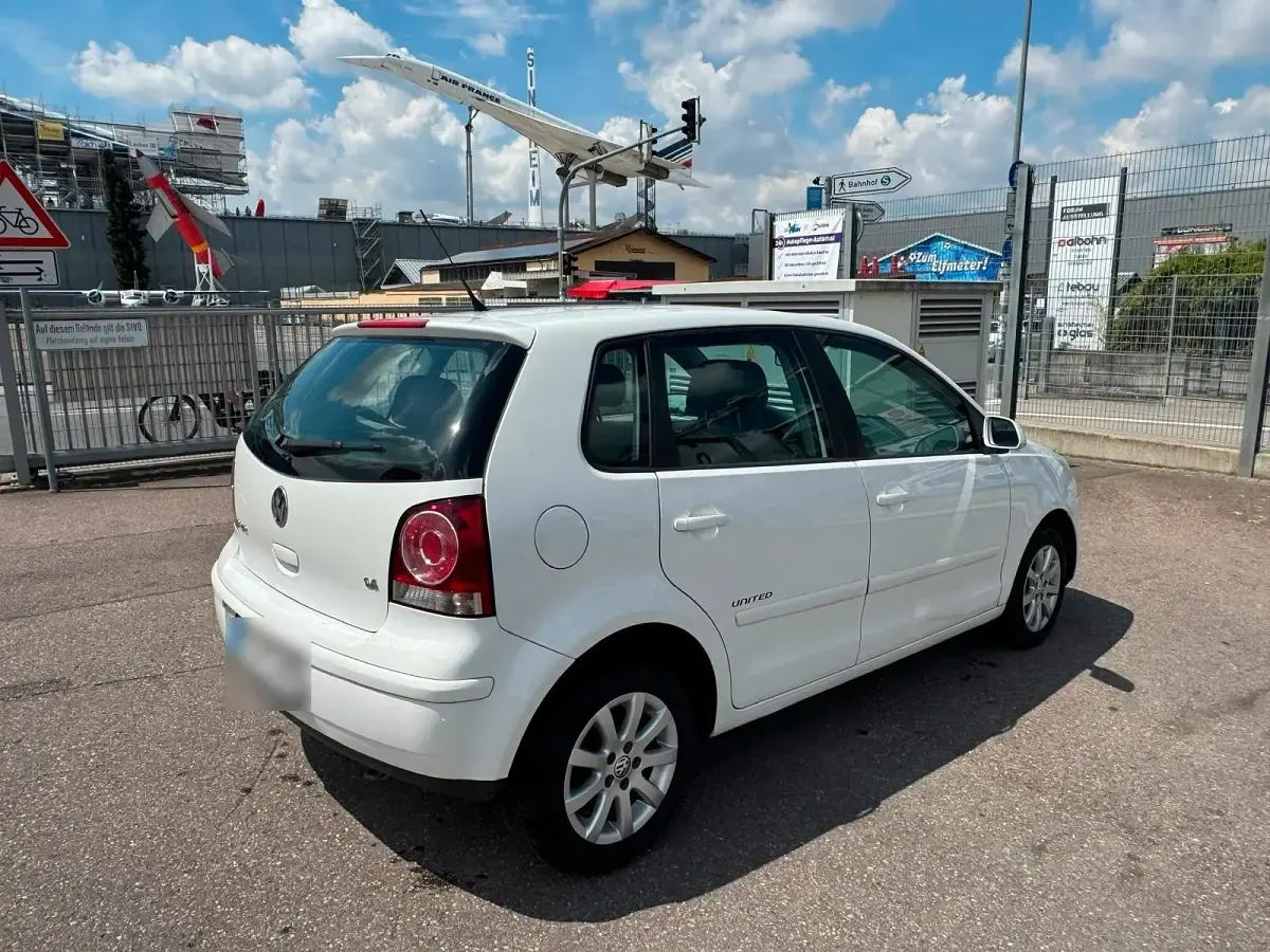 Gebraucht VW Polo 80 PS (58 kW) 2010 Weiß Kleinwagen