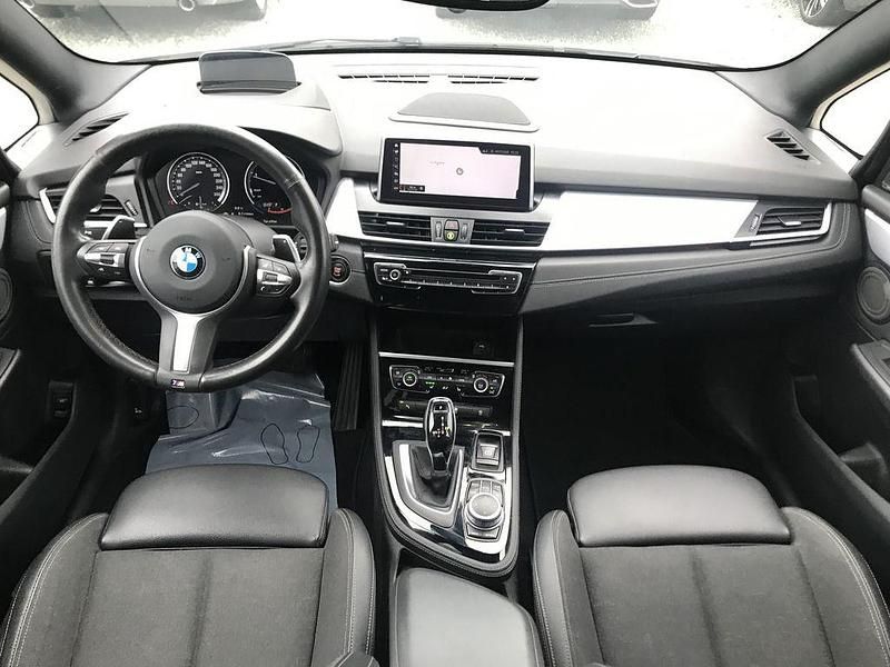 Gebraucht BMW 220 Gran Tourer M Sport 190 PS (139 kW) 2020 Weiß Van / Kleinbus