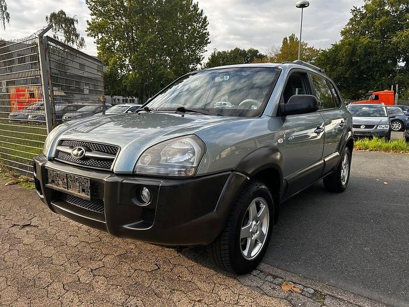 Grau Gebraucht 2006 Hyundai Tucson GLS SUV | 4.100 € (Etwas zu teuer) - Bild 1/4