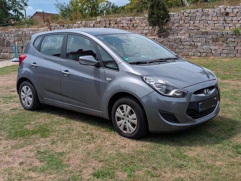 Silber Gebraucht 2013 Hyundai ix20 Edition Van / Kleinbus | 6.200 € (Fairer Preis) - Bild 1/4