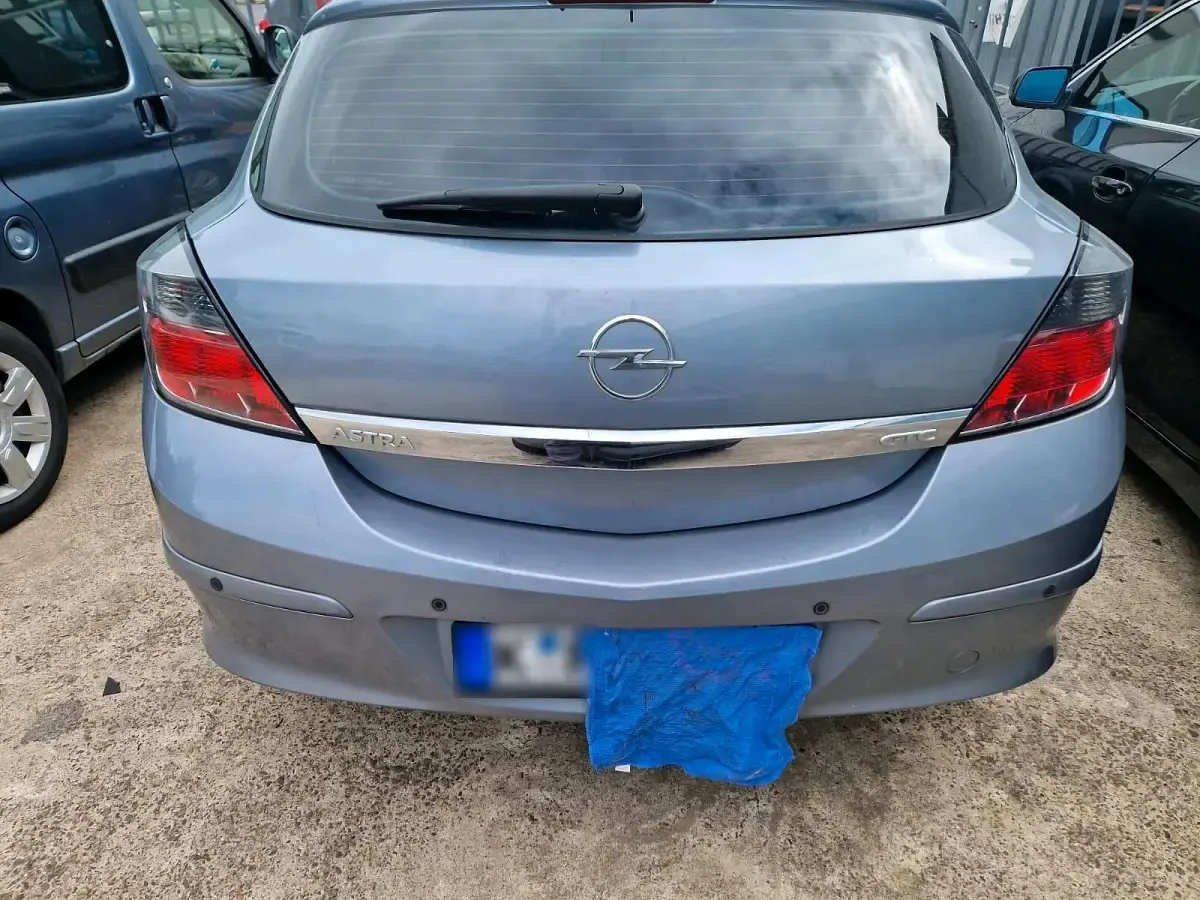 Gebraucht Opel Astra GTC 140 PS (102 kW) 2009 Grau Coupé