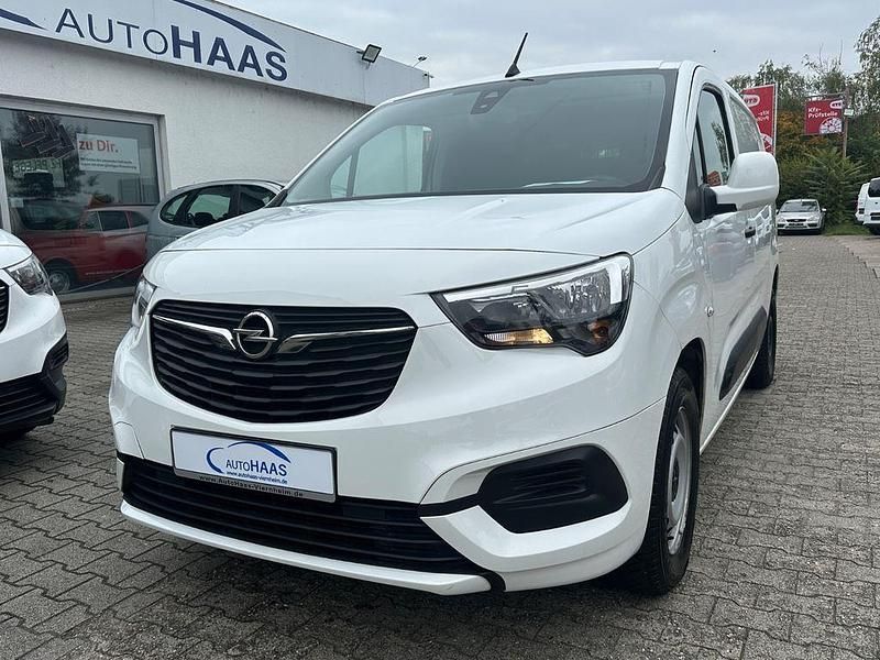 Weiß Gebraucht 2021 Opel Combo Edition Van / Kleinbus | 11.890 € (Guter Preis) - Bild 1/4