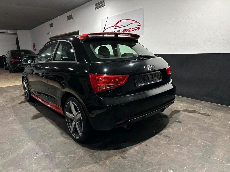Gebraucht Audi A1 Attraction 105 PS (77 kW) 2011 Schwarz Kleinwagen