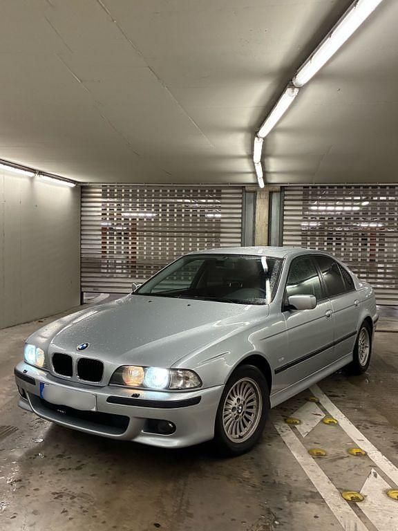 Gebraucht BMW 528 193 PS (141 kW) 1998 Silber Limousine