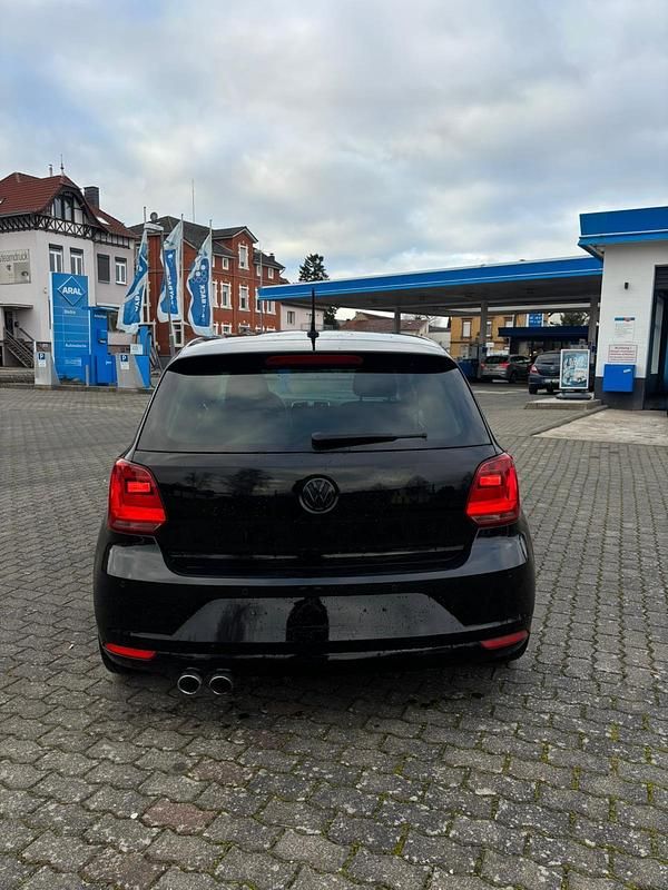 Gebraucht VW Polo 90 PS (66 kW) 2015 Schwarz Kleinwagen