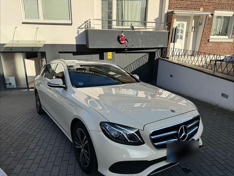 Gebraucht Mercedes E200 160 PS (117 kW) 2020 Beige Kombi