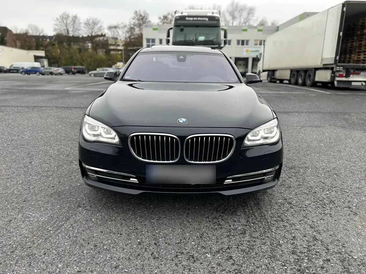Gebraucht BMW 730 Comfort Edition 258 PS (189 kW) 2015 Schwarz Limousine