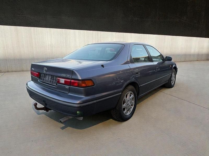Gebraucht Toyota Camry 190 PS (139 kW) 1999 Grau Limousine