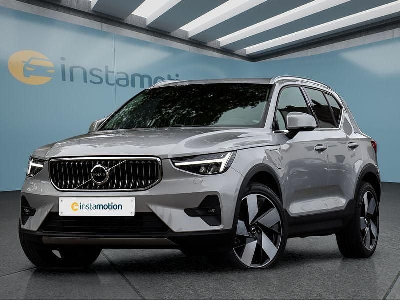 Silber Gebraucht 2022 Volvo XC40 Plus SUV | 35.699 € (Fairer Preis) - Bild 1/4