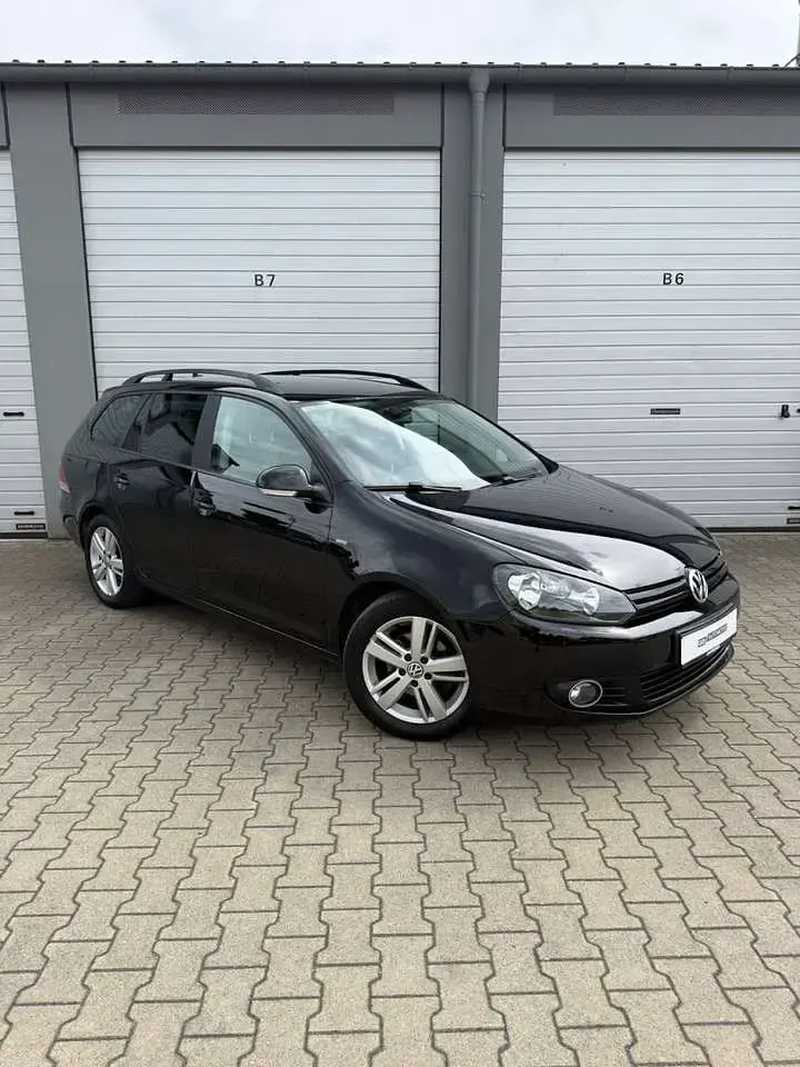 Gebraucht VW Golf VII Match 105 PS (77 kW) 2013 Schwarz Kombi