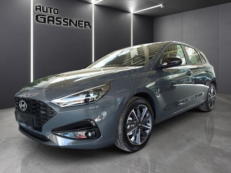 Grau Neu 2024 Hyundai i30 Advantage Limousine | 21.990 € (Fairer Preis) - Bild 1/4