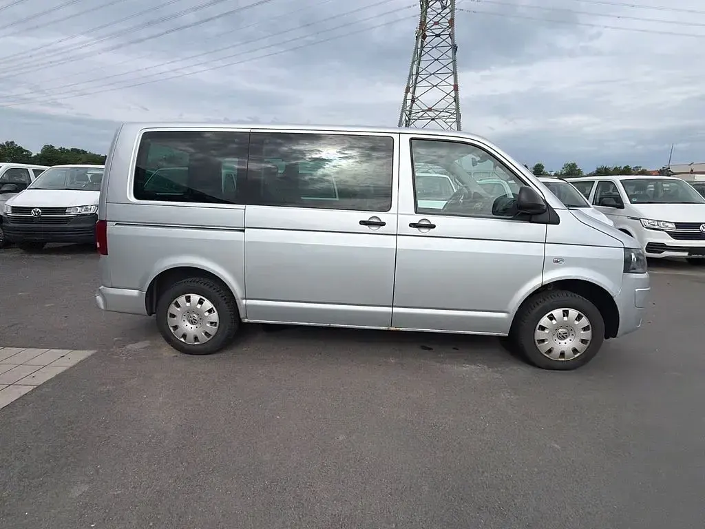 Gebraucht VW Multivan 140 PS (102 kW) 2012 Violett Van / Kleinbus