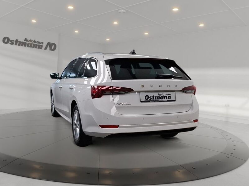 Gebraucht Skoda Octavia Style 150 PS (110 kW) 2022 Candyweiss Kombi