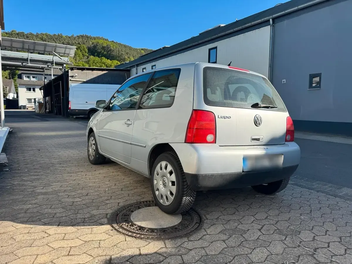 Second-hand VW Lupo 60 CP (44 kW) 2004 Argintiu Hatchback