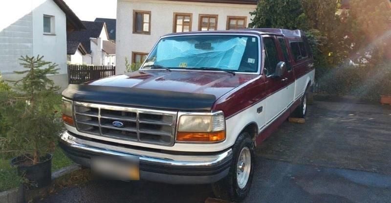 Używany Ford V8 Lariat 145 KM (106 kW) 1992 Czerwony Pickup