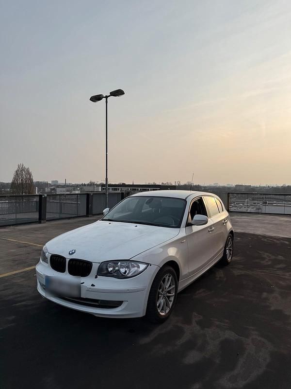 Gebraucht BMW 118 143 PS (105 kW) 2010 Weiß Kleinwagen