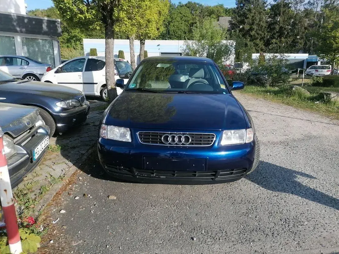 Usata Audi A3 Sport 125 CV (91 kW) 2000 Blu Utilitaria