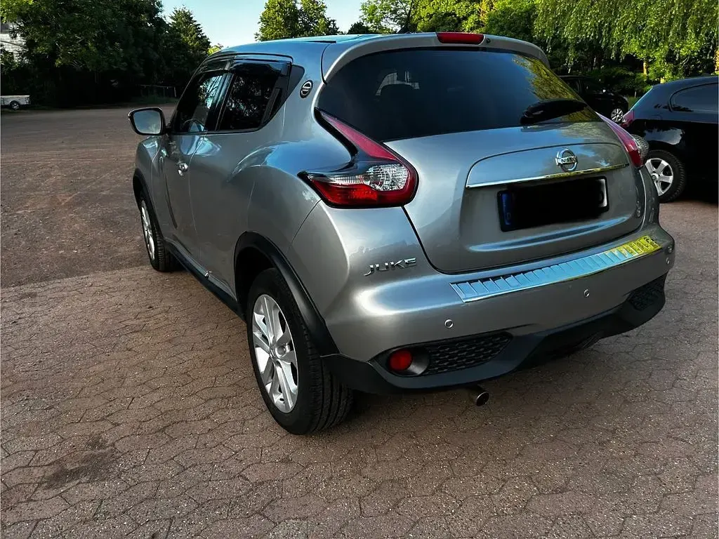 Gebraucht Nissan Juke Acenta 117 PS (86 kW) 2016 Silber SUV