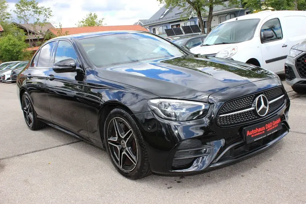 Gebraucht Mercedes E220 AMG 194 PS (142 kW) 2021 Schwarz Limousine