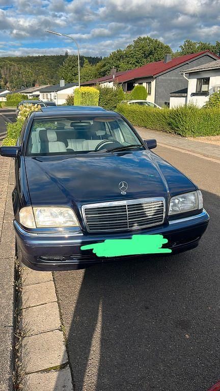 Blau Gebraucht 1998 Mercedes C240 Elegance Limousine | 3.900 € (Superpreis) - Bild 1/4