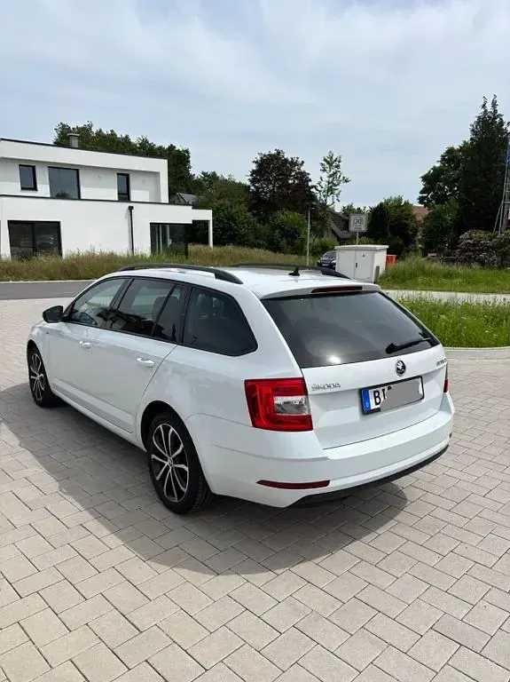 Gebraucht Skoda Octavia Soleil 150 PS (110 kW) 2020 Weiß Kombi