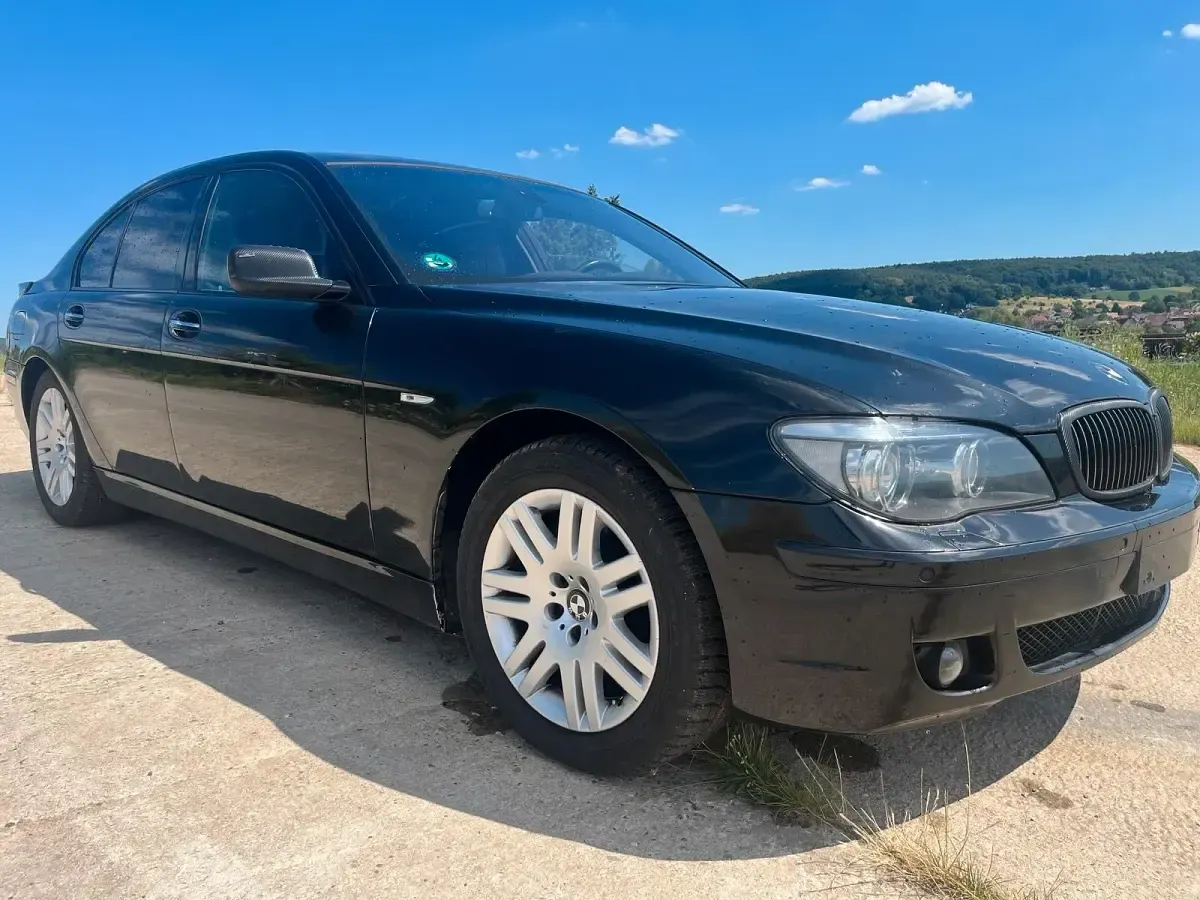 Gebraucht BMW 750 Basis 367 PS (269 kW) 2006 Schwarz Limousine