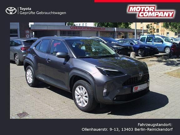 Marlingrau metallic Gebraucht 2022 Toyota Yaris Hybrid Comfort | 22.450 € (Fairer Preis) - Bild 1/4