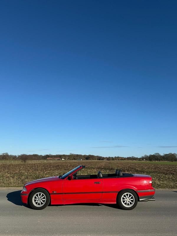 Gebraucht BMW 320 Cabriolet Basis 150 PS (110 kW) 1994 Rot Cabrio