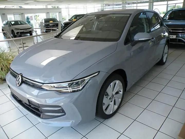 Gebraucht VW Golf VIII Goal 150 PS (110 kW) 2024 Mondsteingrau Limousine