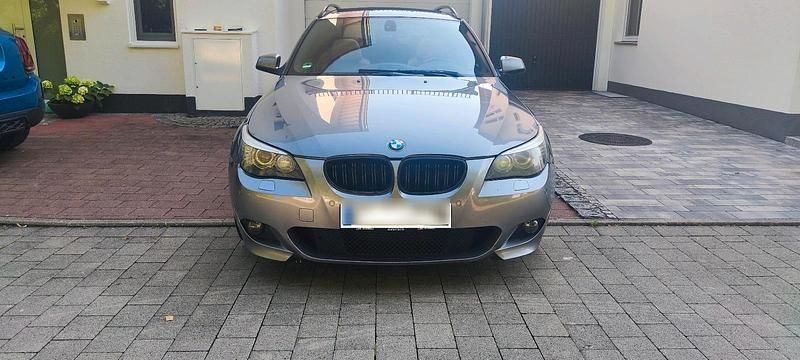 Grau Gebraucht 2010 BMW 520 M Sport Kombi | 5.550 € (Etwas zu teuer) - Bild 1/4