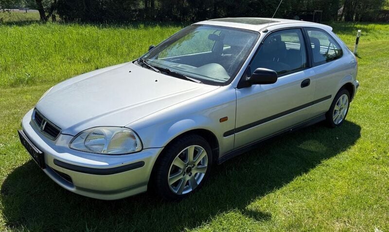 Silber Gebraucht 1998 Honda Civic Limousine | 2.500 € (Fairer Preis) - Bild 1/4