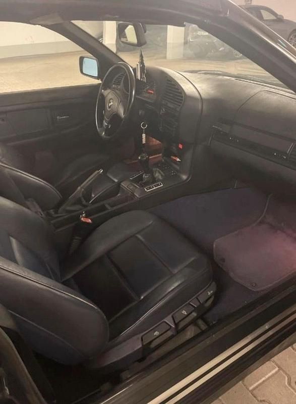 Gebraucht BMW 318 Cabriolet 116 PS (85 kW) 1998 Schwarz Cabrio