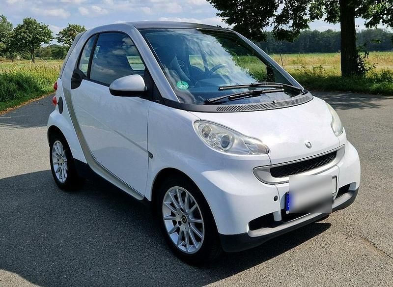 Weiß Gebraucht 2007 Smart ForTwo Coupé Coupé | 4.700 € (Teuer) - Bild 1/4