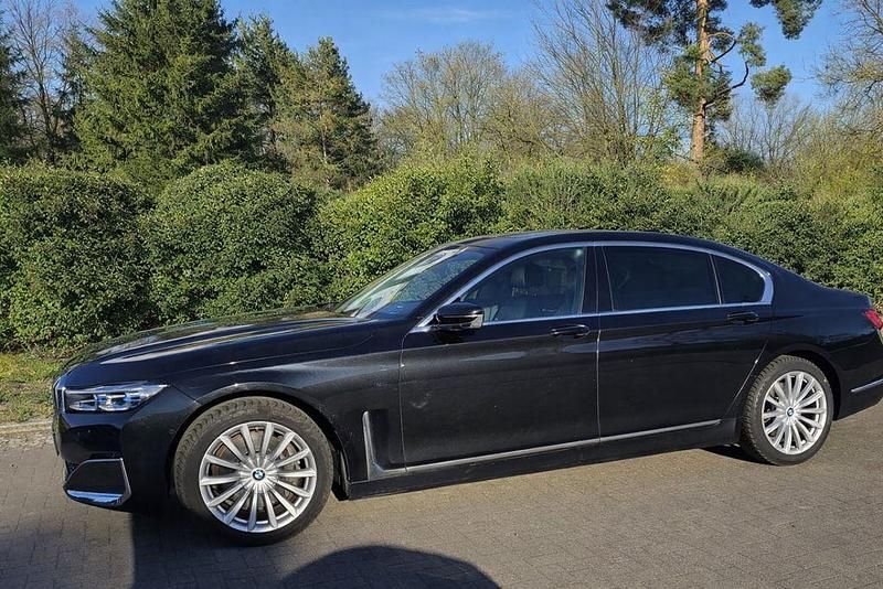 Gebraucht BMW 730L Efficient Dynamics 265 PS (194 kW) 2019 Schwarz Limousine
