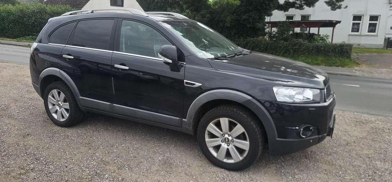 Schwarz Gebraucht 2011 Chevrolet Captiva LT SUV | 3.990 € (Superpreis) - Bild 1/4