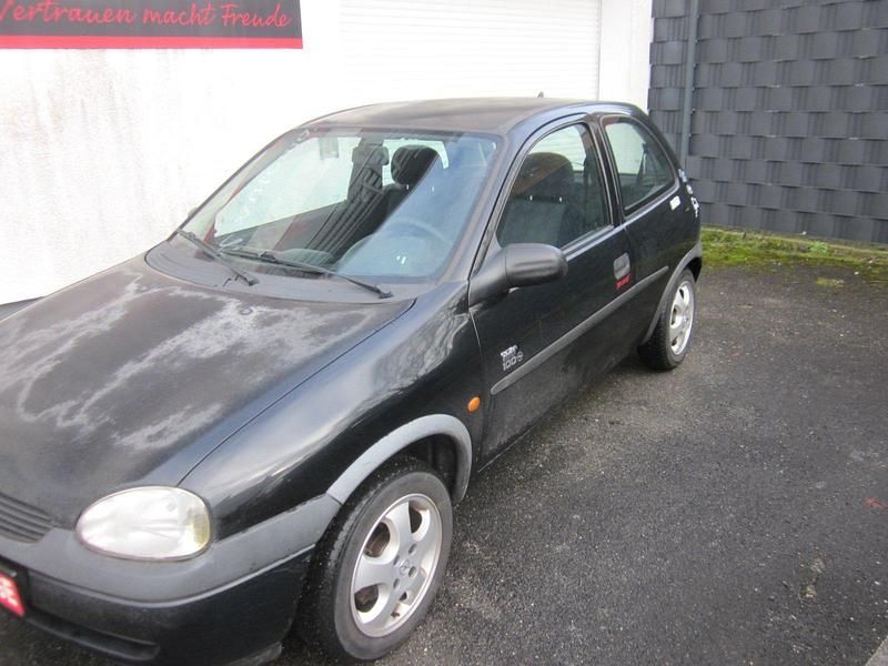 Gebraucht Opel Corsa Edition 54 PS (39 kW) 1999 Schwarz Kleinwagen